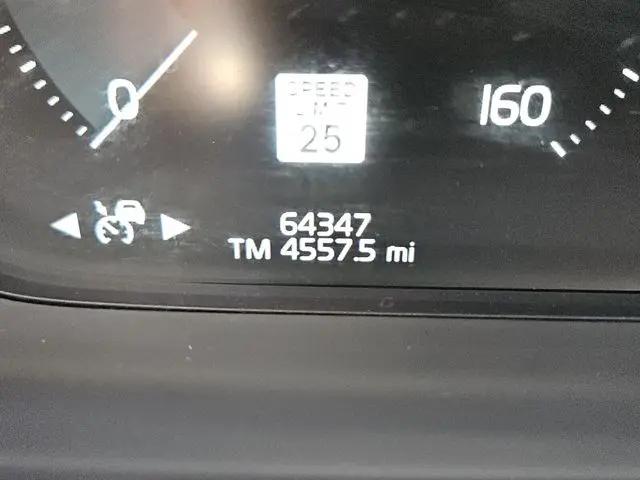 2022 Volvo XC90 T5 Momentum 7 Passenger