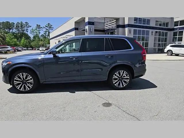2022 Volvo XC90 T5 Momentum 7 Passenger