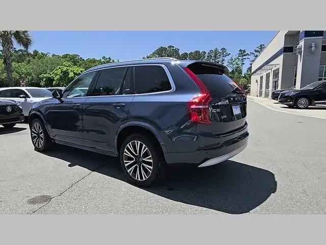 2022 Volvo XC90 T5 Momentum 7 Passenger