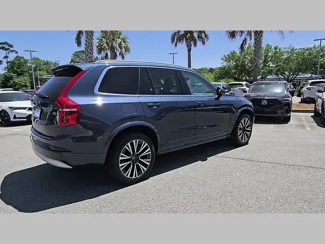 2022 Volvo XC90 T5 Momentum 7 Passenger