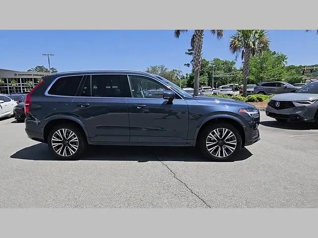 2022 Volvo XC90 T5 Momentum 7 Passenger