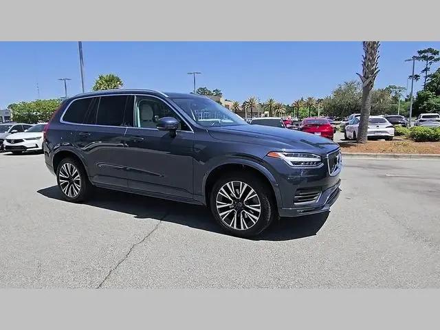 2022 Volvo XC90 T5 Momentum 7 Passenger