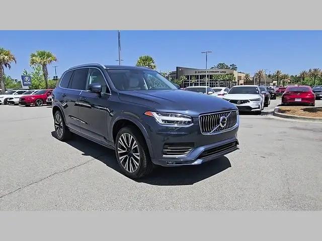 2022 Volvo XC90 T5 Momentum 7 Passenger