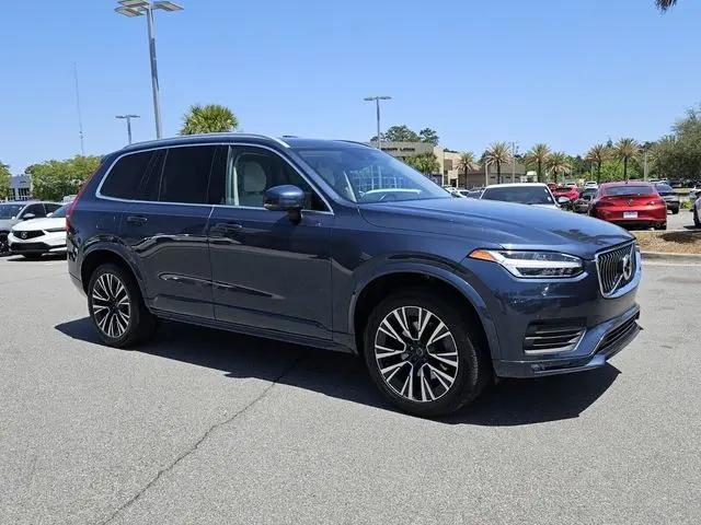 2022 Volvo XC90 T5 Momentum 7 Passenger