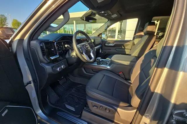 2026 GMC Sierra 1500 Crew Cab, Short Bed, SLT, 4WD