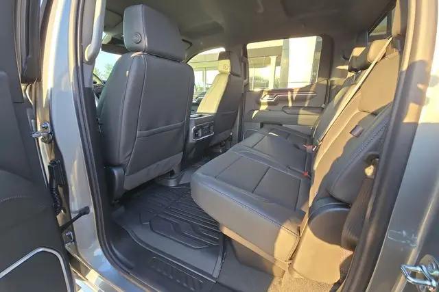 2026 GMC Sierra 1500 Crew Cab, Short Bed, SLT, 4WD