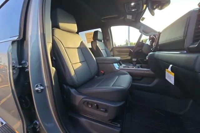 2026 GMC Sierra 1500 Crew Cab, Short Bed, SLT, 4WD