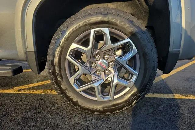 2026 GMC Sierra 1500 Crew Cab, Short Bed, SLT, 4WD