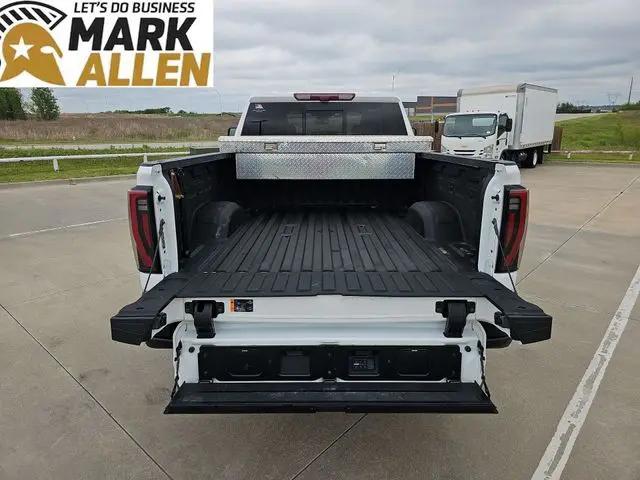 2025 GMC Sierra 2500HD Crew Cab, Standard Bed, AT4X, 4WD
