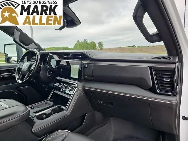 2025 GMC Sierra 2500HD Crew Cab, Standard Bed, AT4X, 4WD