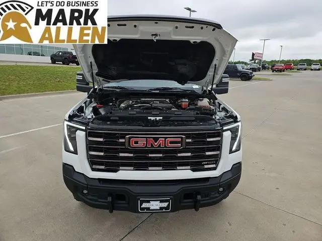 2025 GMC Sierra 2500HD Crew Cab, Standard Bed, AT4X, 4WD