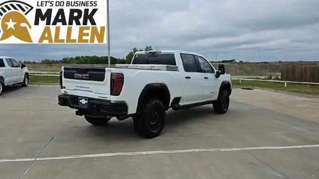 2025 GMC Sierra 2500HD Crew Cab, Standard Bed, AT4X, 4WD