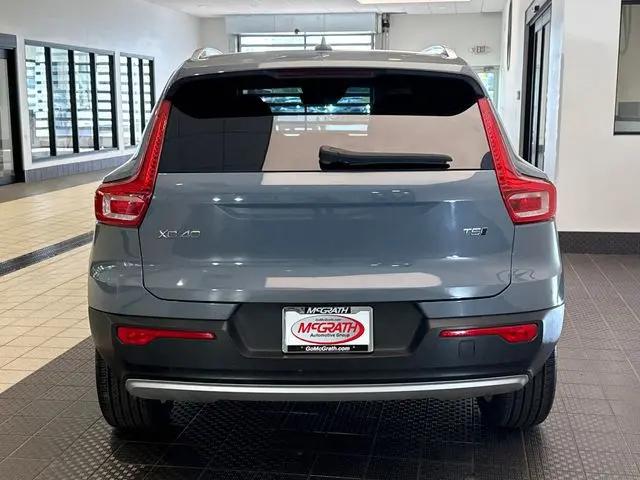 2020 Volvo XC40 T5 Momentum