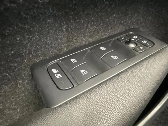2020 Volvo XC40 T5 Momentum