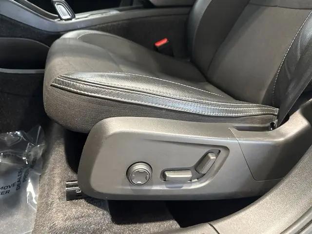 2020 Volvo XC40 T5 Momentum