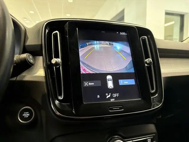 2020 Volvo XC40 T5 Momentum