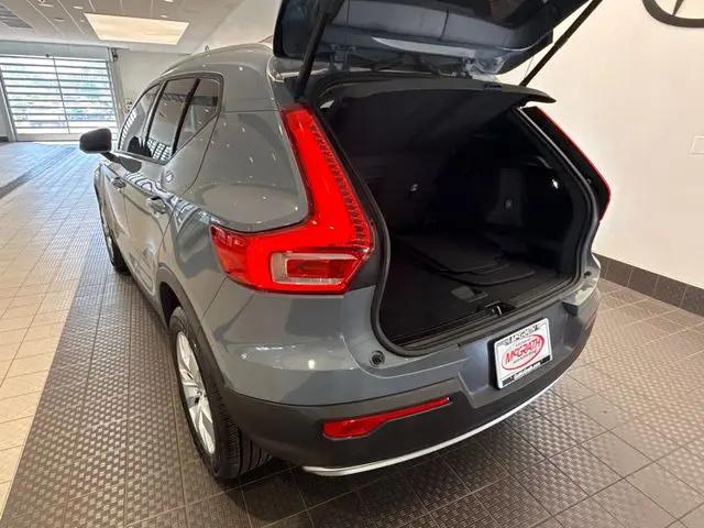 2020 Volvo XC40 T5 Momentum