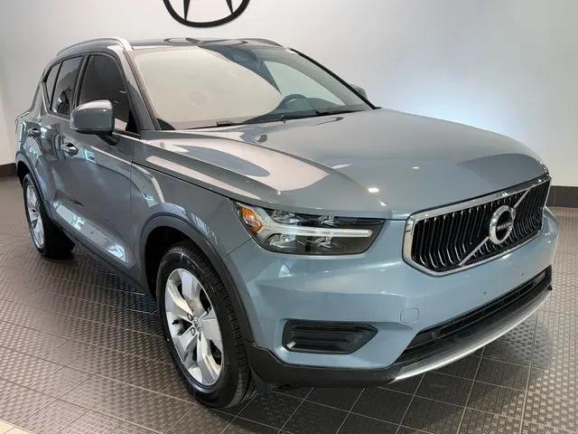 2020 Volvo XC40 T5 Momentum