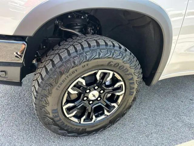 2026 Chevrolet Silverado 1500 4WD Crew Cab Short Bed ZR2