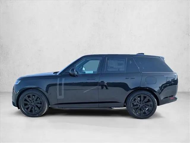 2026 Land Rover Range Rover P550e SE