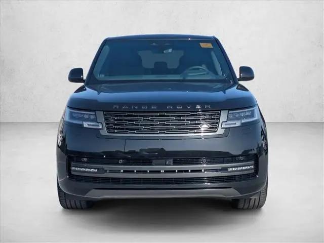 2026 Land Rover Range Rover P550e SE