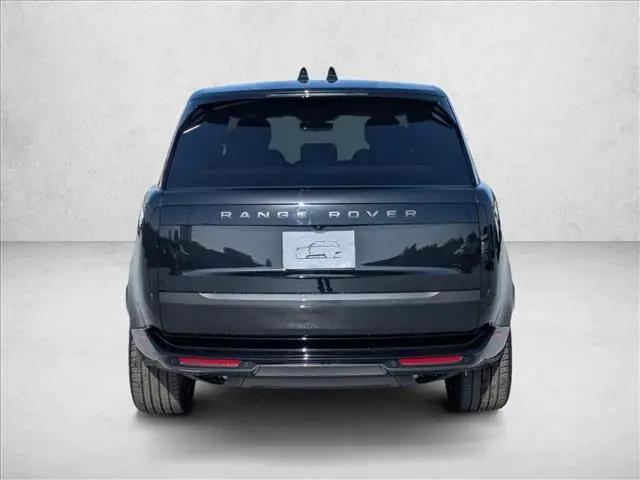 2026 Land Rover Range Rover P550e SE