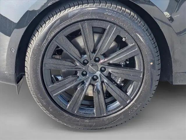 2026 Land Rover Range Rover P550e SE