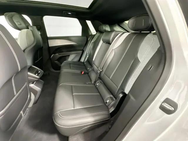 2024 Cadillac iQ Tech w/1SA