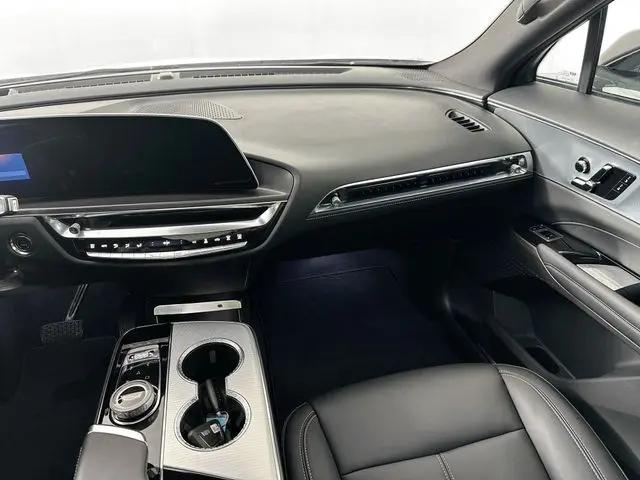 2024 Cadillac iQ Tech w/1SA