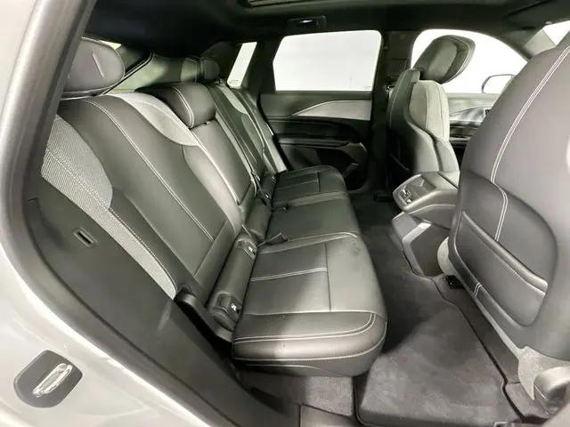 2024 Cadillac iQ Tech w/1SA