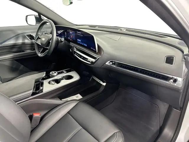 2024 Cadillac iQ Tech w/1SA