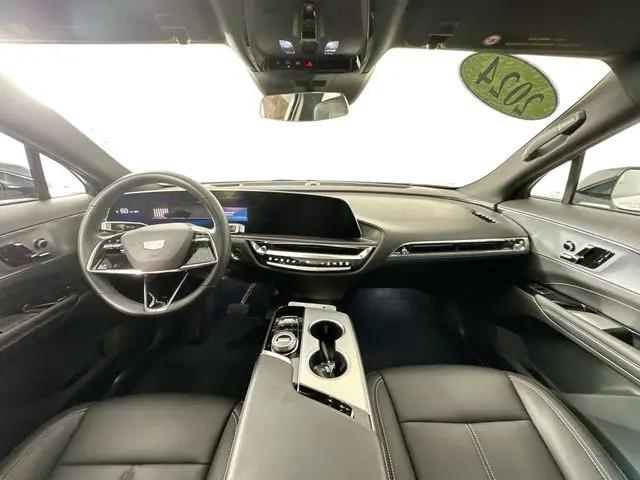 2024 Cadillac iQ Tech w/1SA