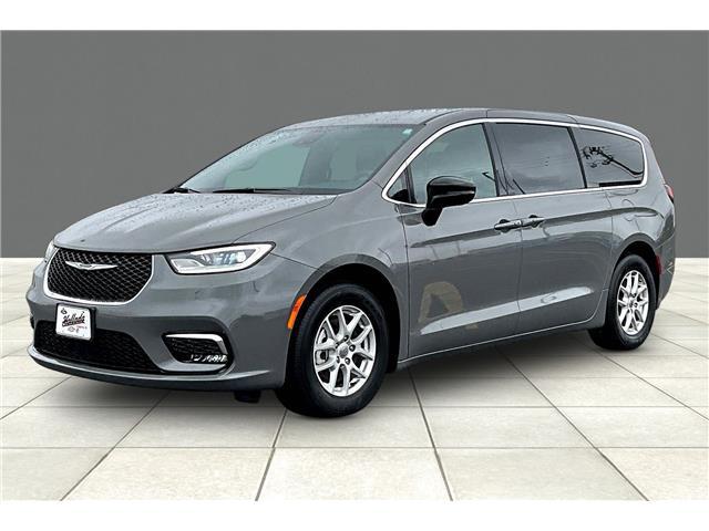 2025 Chrysler Pacifica Select for sale in Dodgeville, WI