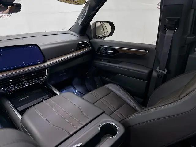 2025 Chevrolet Tahoe 4WD High Country