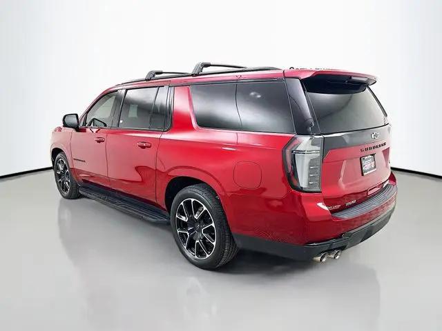 2025 Chevrolet Suburban 4WD RST