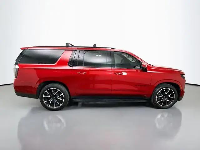 2025 Chevrolet Suburban 4WD RST
