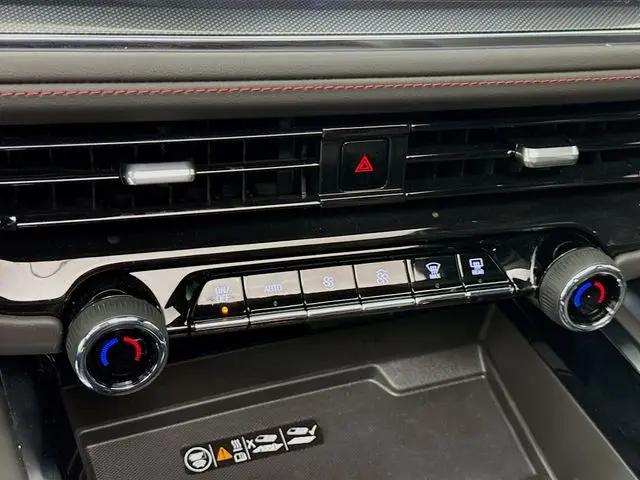 2025 Chevrolet Suburban 4WD RST