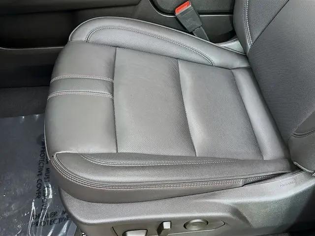2025 Chevrolet Suburban 4WD RST