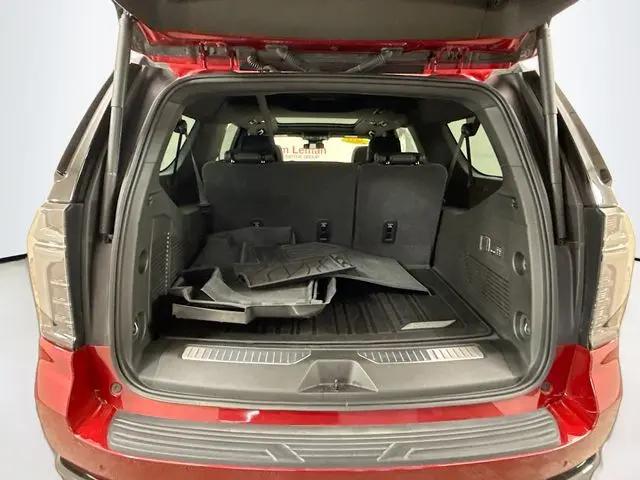 2025 Chevrolet Suburban 4WD RST