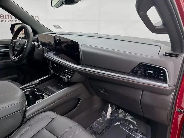 2025 Chevrolet Suburban 4WD RST