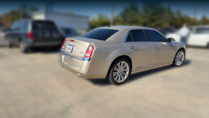 2012 Chrysler 300 Limited