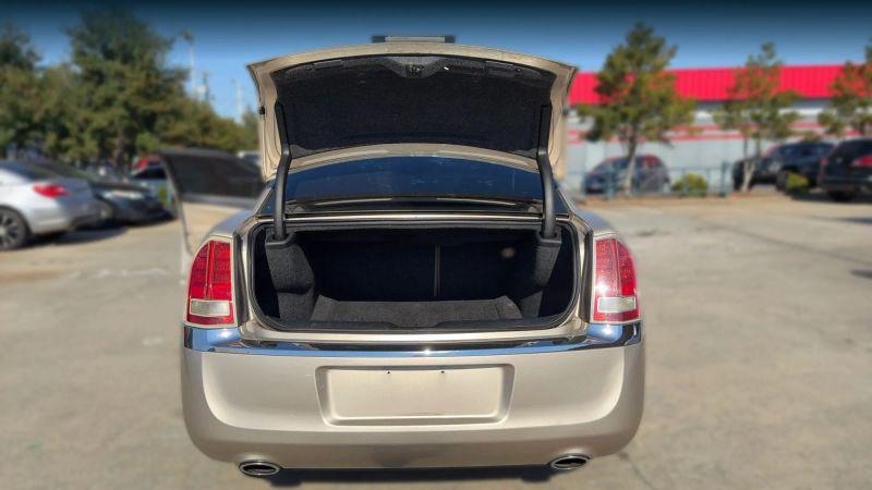 2012 Chrysler 300 Limited