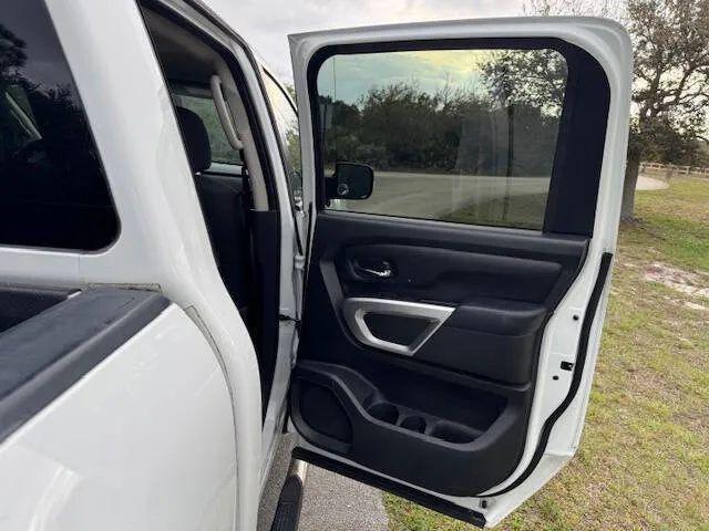 2018 Nissan Titan SV