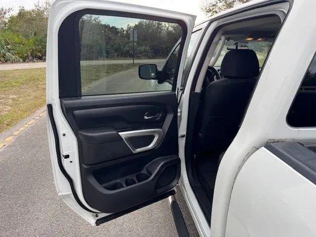 2018 Nissan Titan SV
