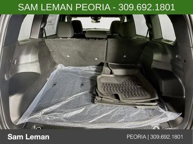 2026 Jeep Cherokee Laredo 4x4