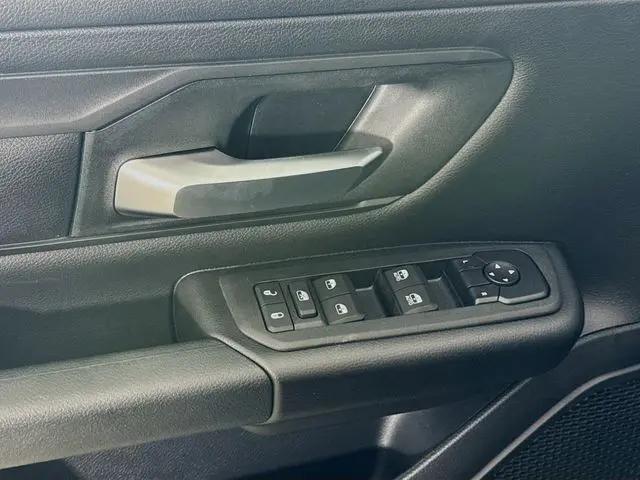 2026 Ram 1500 Express Crew Cab 4x4 57 Box