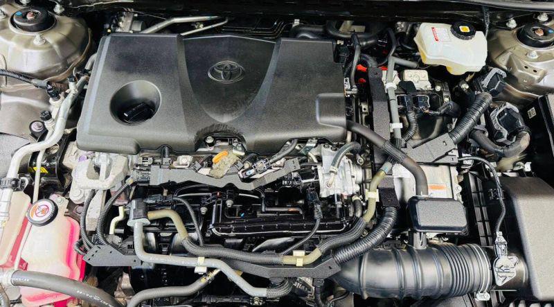 2021 Toyota Camry SE Hybrid