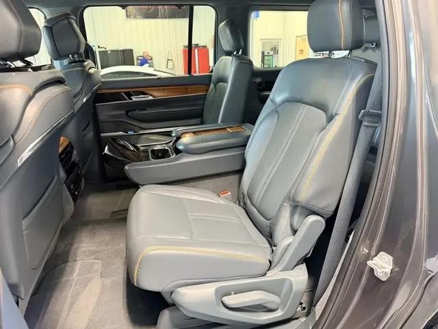 2022 Jeep Grand Wagoneer Series II 4x4