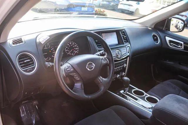 2013 Nissan Pathfinder SV