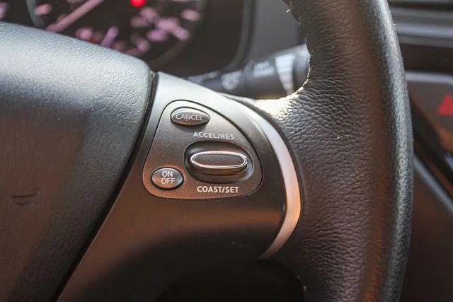 2013 Nissan Pathfinder SV